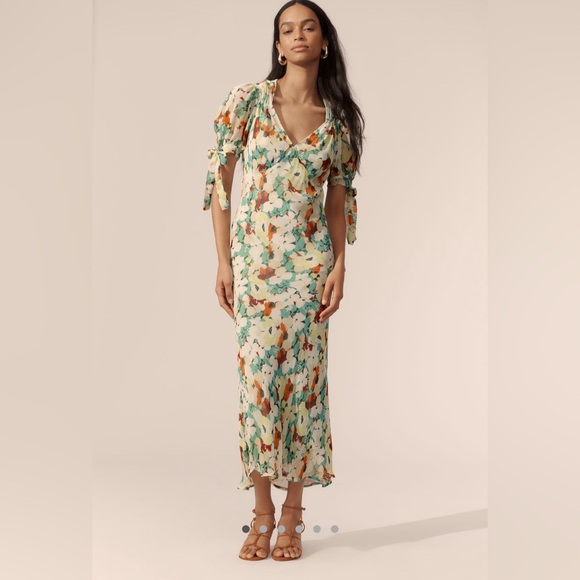 Anthropologie Dresses & Skirts - By Anthropologie short sleeve v neck slip midi Dress